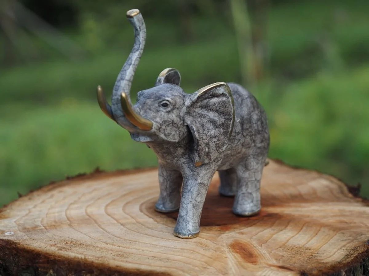 -Bronzefigur Elefanten Jungtier-