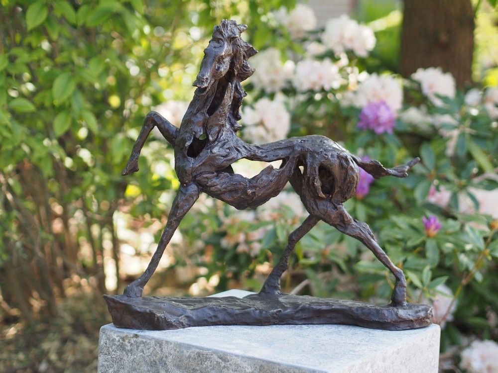 -Bronzefigur modernes Pferd-