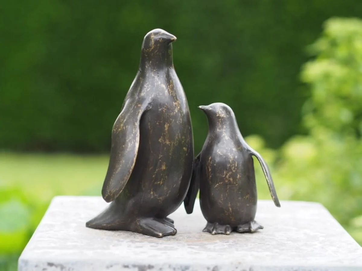 -Bronzefigur Pinguin mit Jungtier-
