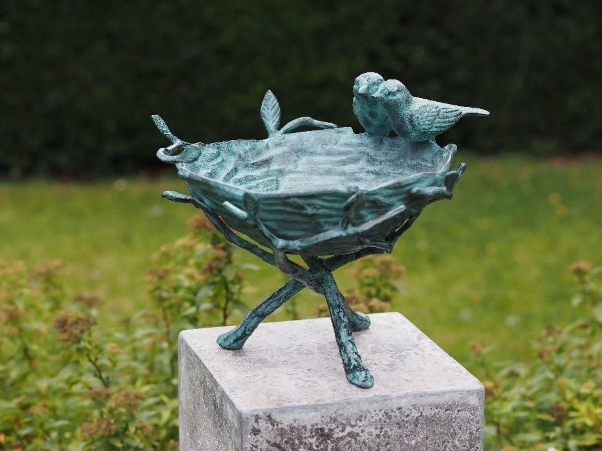 -Bronzefigur Vogeltränke mit Vögeln klein-