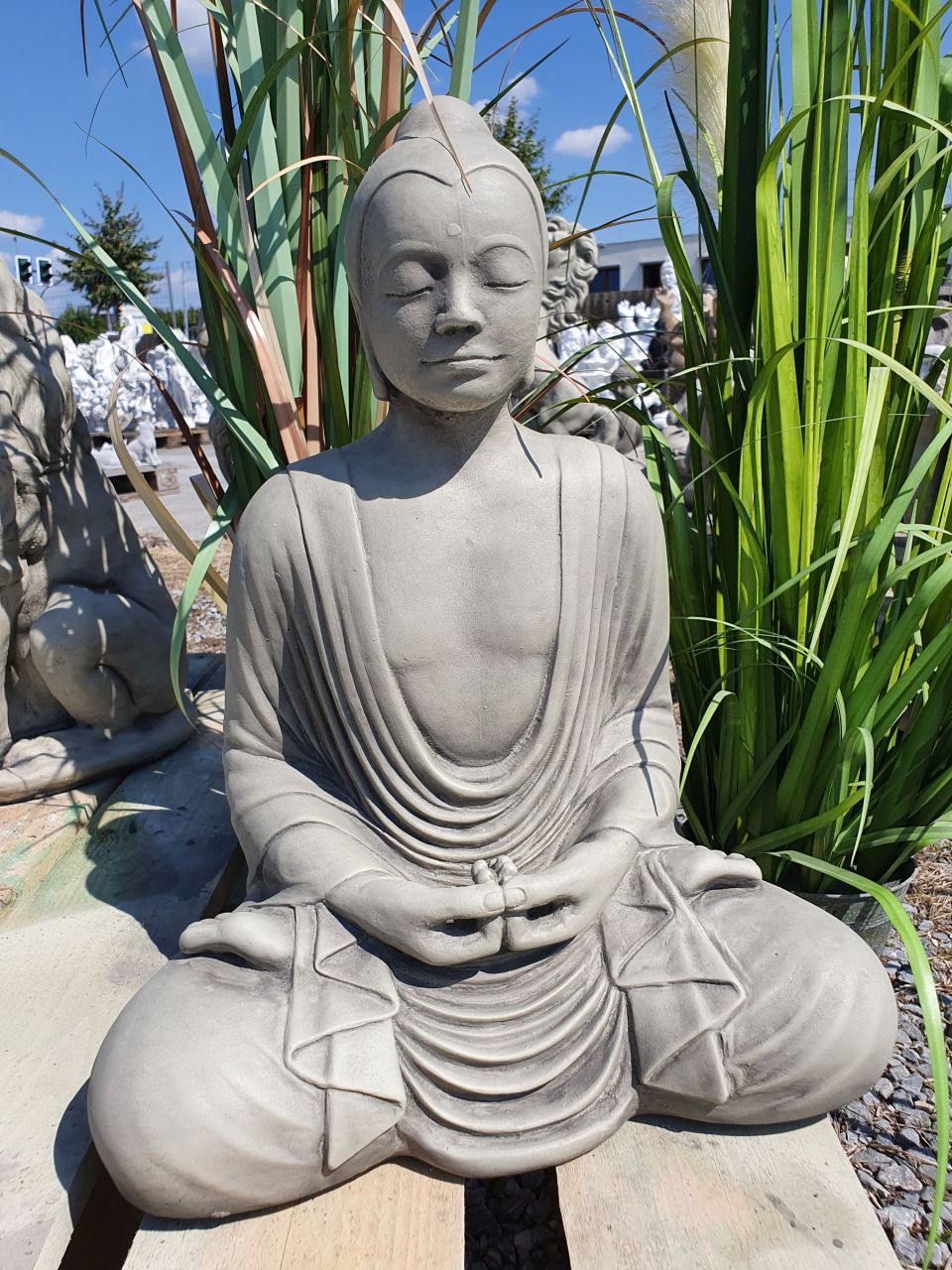 -Gartenfigur Buddha- sitzend- antik-