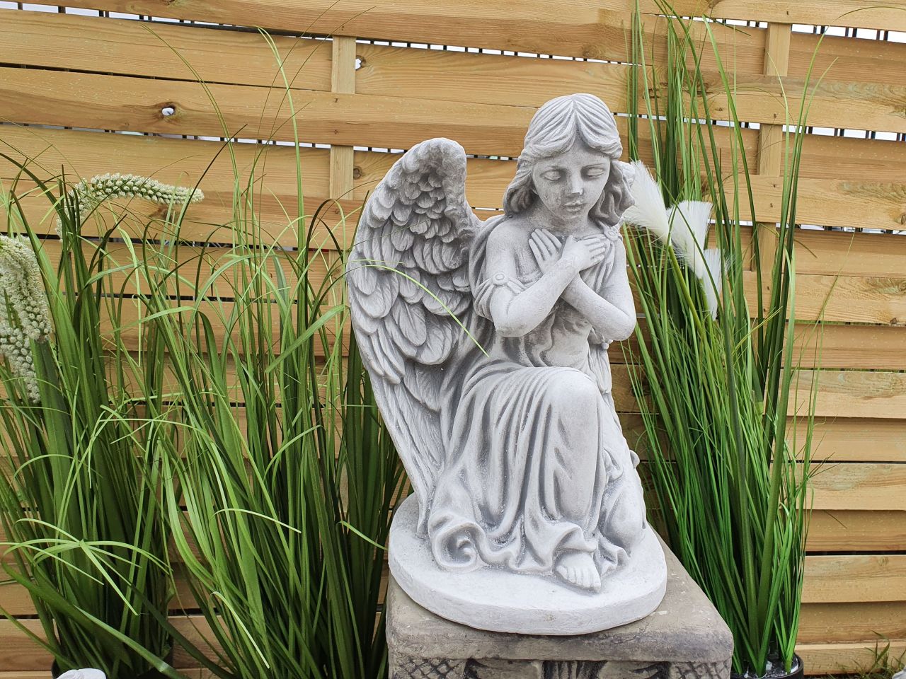 -Gartenfigur Engel betend und kniend-