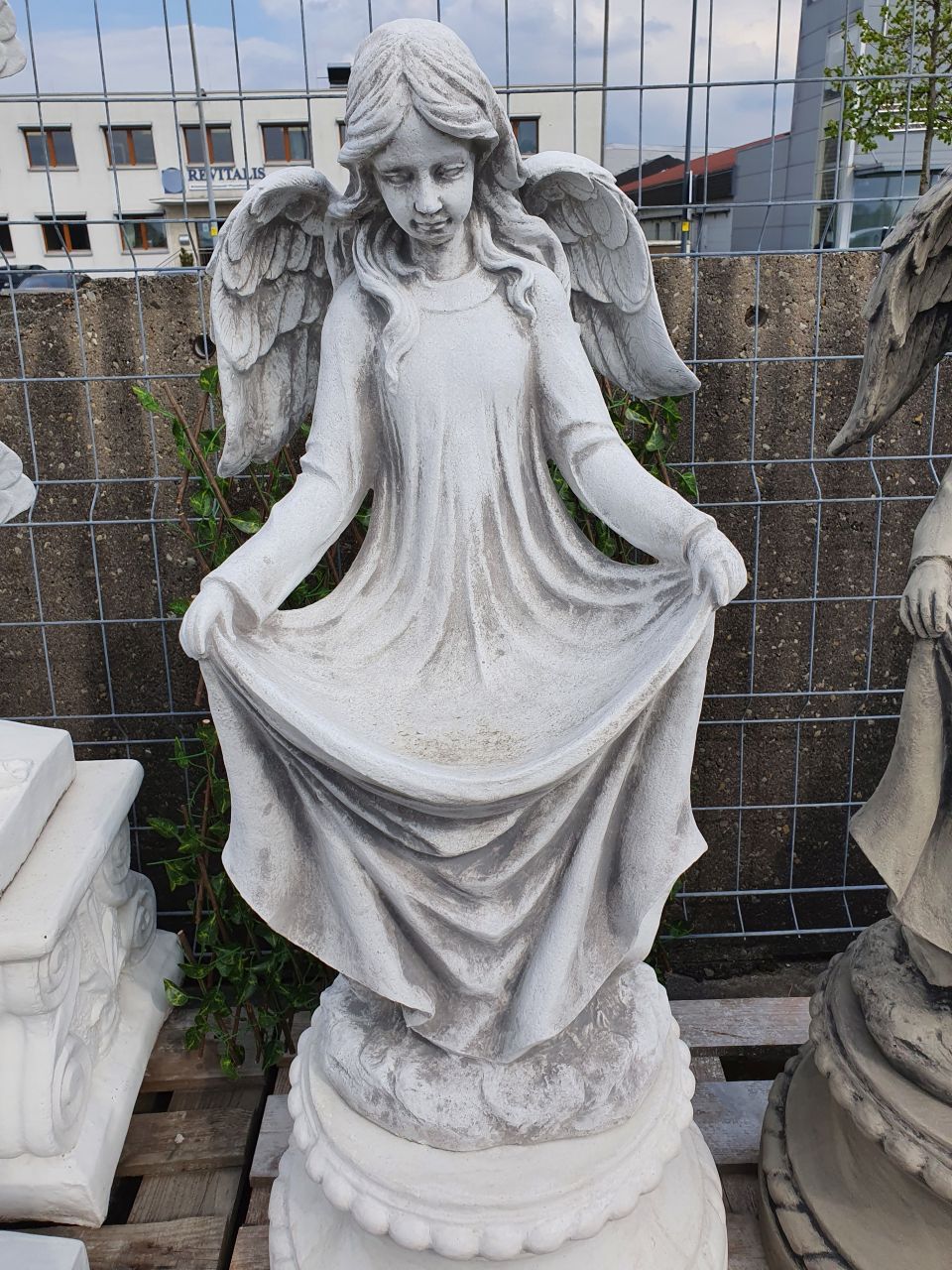 -Gartenfigur Engelfrau- verschiedene Farben- unter Statuen/Skulpturen Statuen