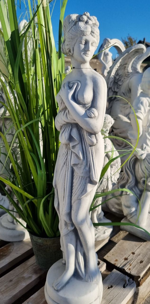 -Gartenfigur Frau mit Tuch- antik grau- unter Statuen/Skulpturen Statuen