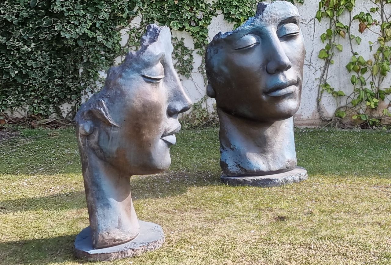 -Gartenfigur Gesicht -Mann- und -Frau- im Set -Bronze Effekt- inkl- Platte zur-