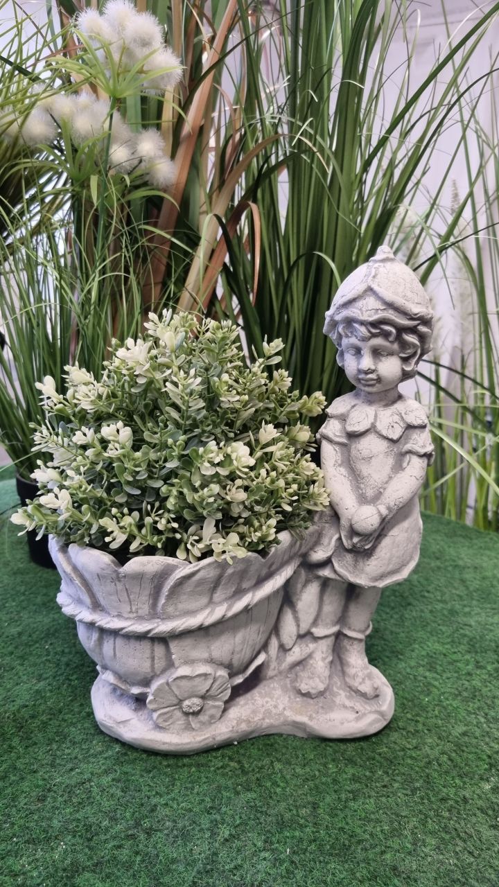 -Gartenfigur Junge mit Schale zum bepflanzen -Marienkäfer- antik grau-