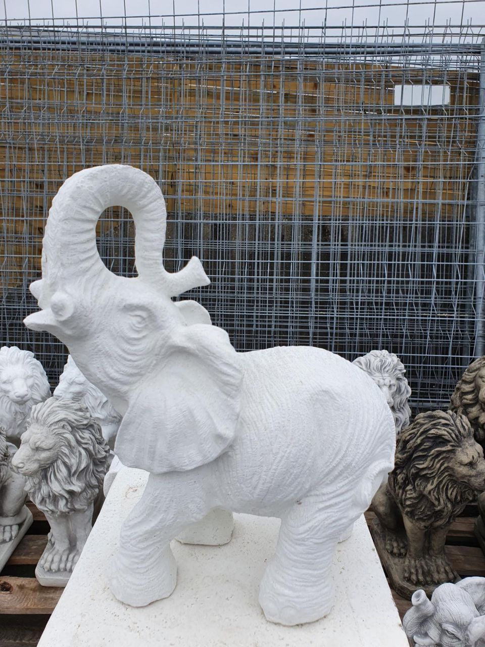 -Gartenfigur Kleiner Elefant- verschiedene Farben- unter Statuen/Skulpturen Edition Elegance