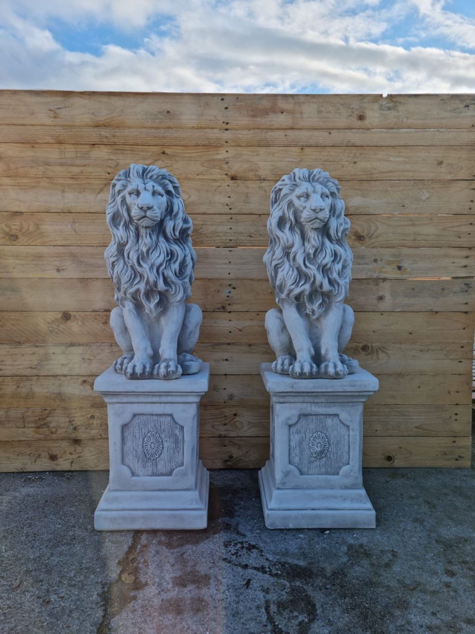 -Gartenfigur Löwen Set- gerade- Typ 1 mit Sockel antik grau- unter Statuen/Skulpturen Tiere Löwen