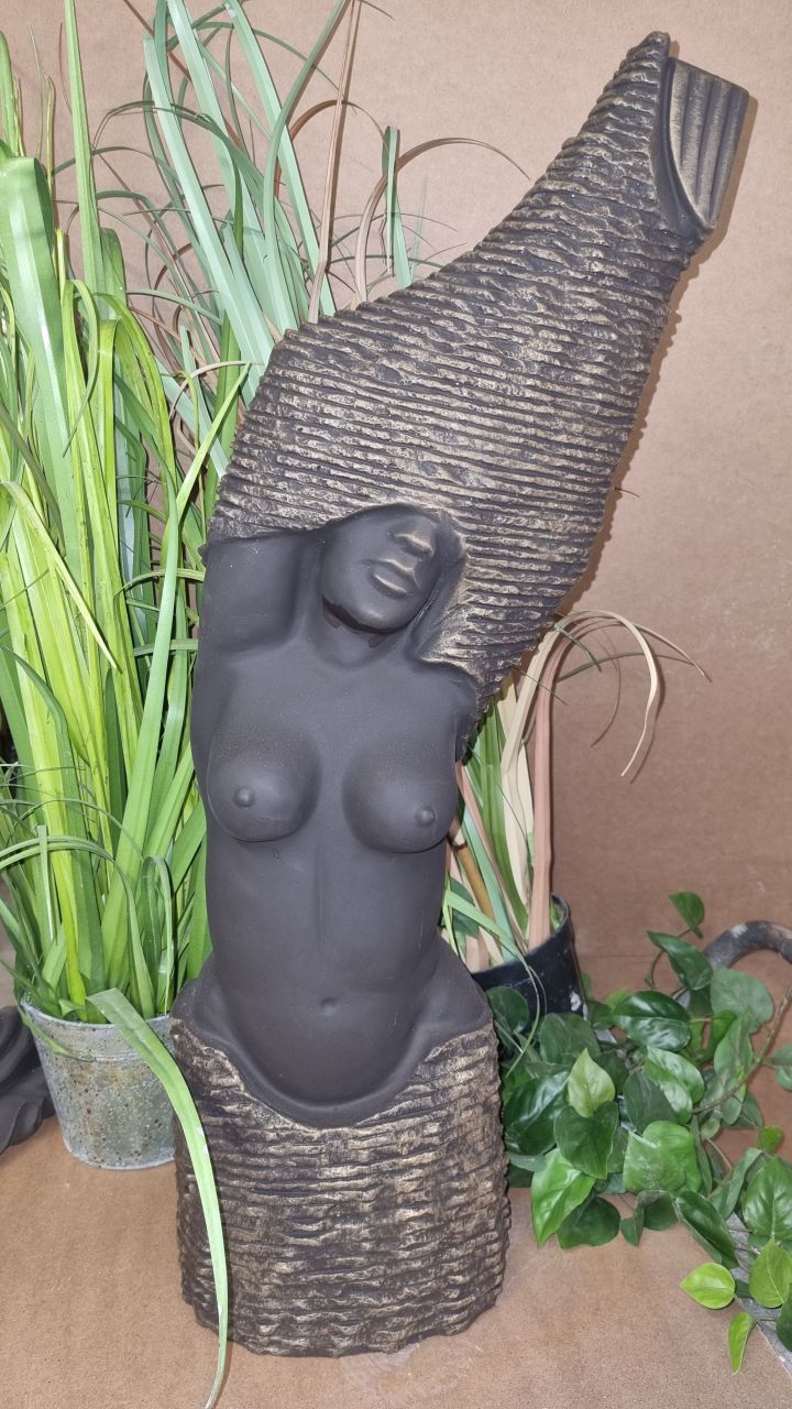 -Gartenfigur- Skulptur Frauenakt- modern- verschiedene Farben-
