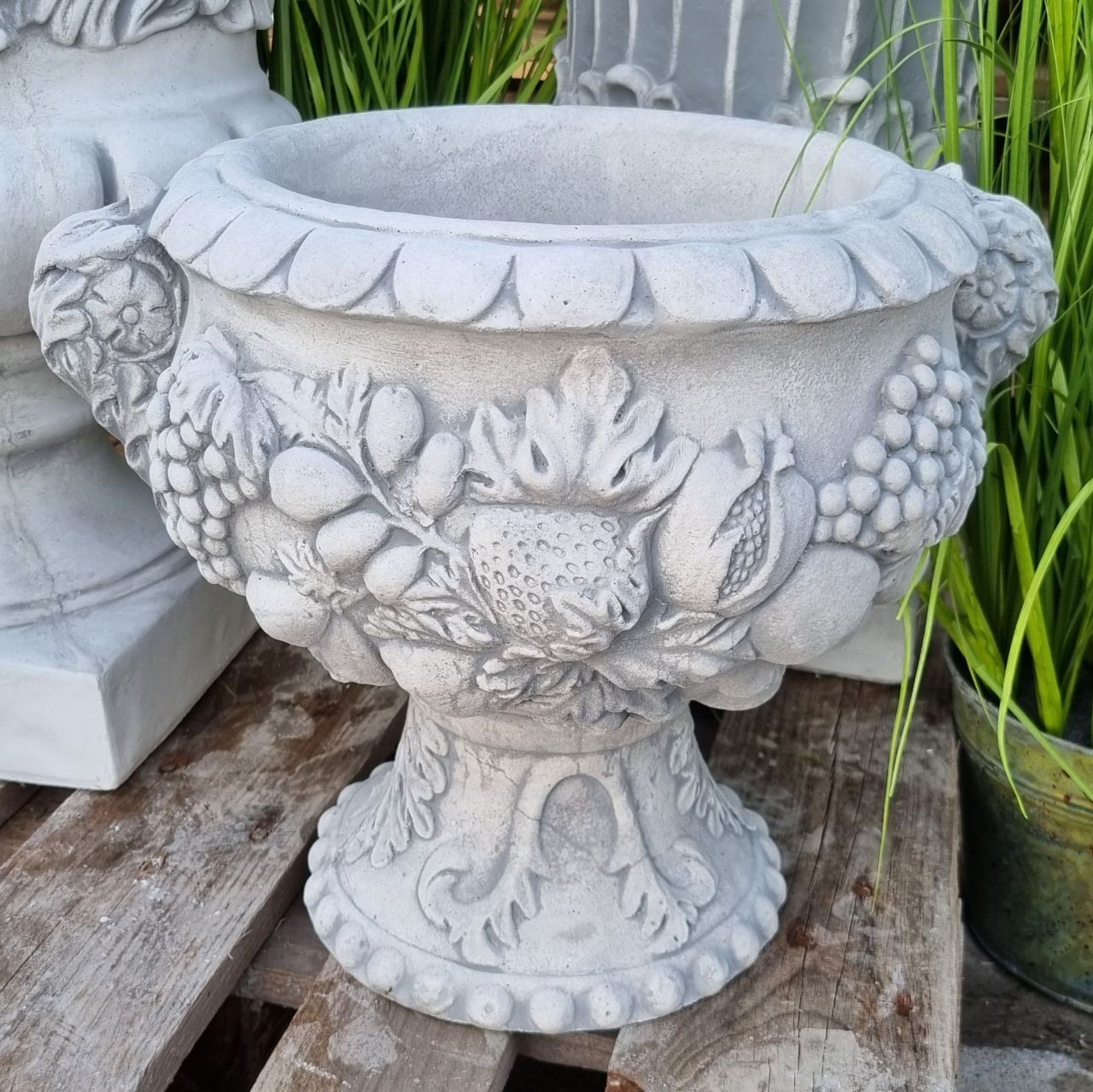 -Pflanzgefäss- Vase- Amphore -Fruits- antik grau- unter Rund um den Garten Pflanzgefäße