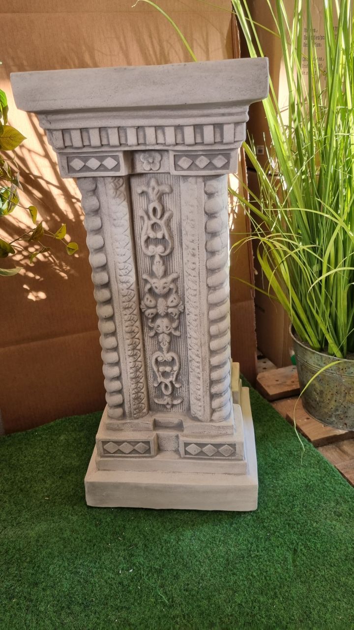 -Sockel- Säule mit Symbolen- antik grau- unter Statuen/Skulpturen Säulen