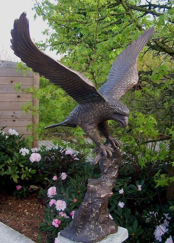Bronzefigur Adler mit offenen Flgeln