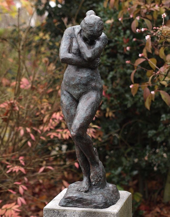 Bronzefigur Frau von Rodin
