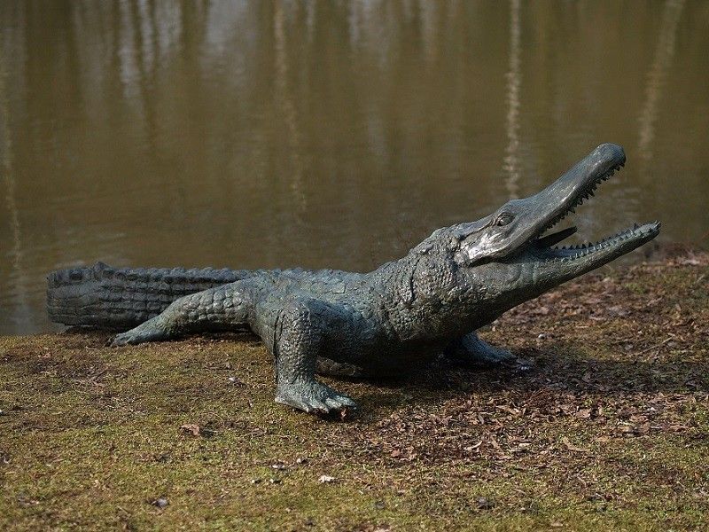 Bronzefigur Krokodil als Wasserspeier