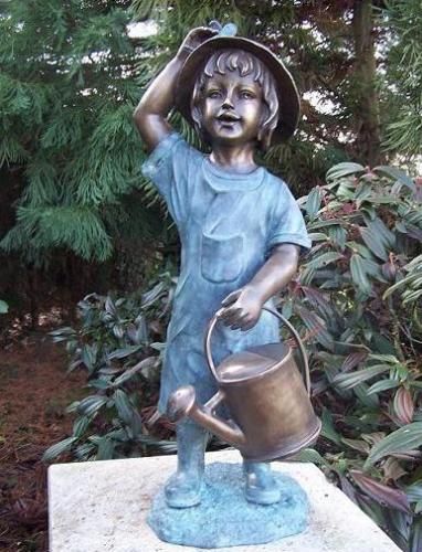 Bronzefigur Mdchen mit Gieskanne- Wasserspeier