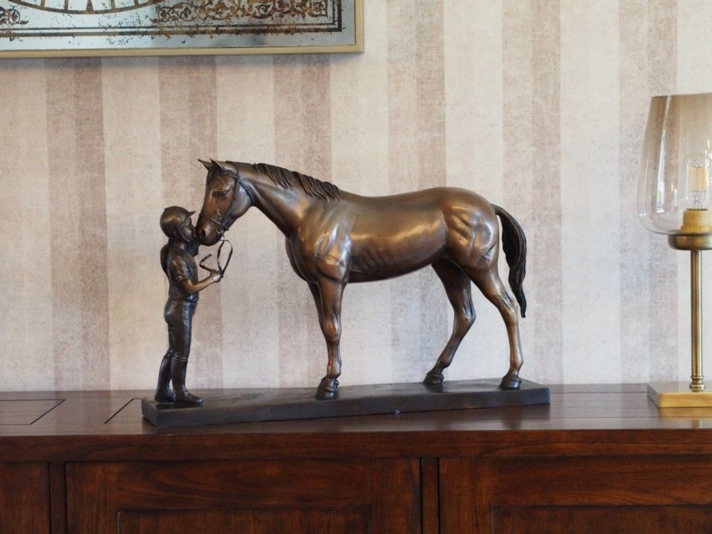 Bronzefigur Mdchen mit Pferd auf Platte