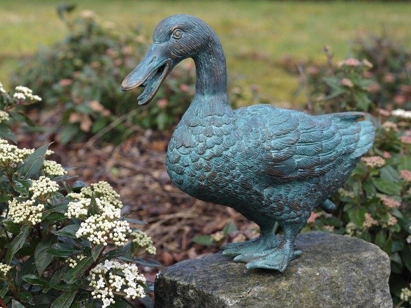 Bronzefigur Stehende Ente