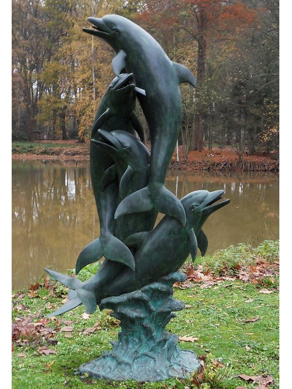 Brunnen Delfine aus Bronze als Wasserspiel