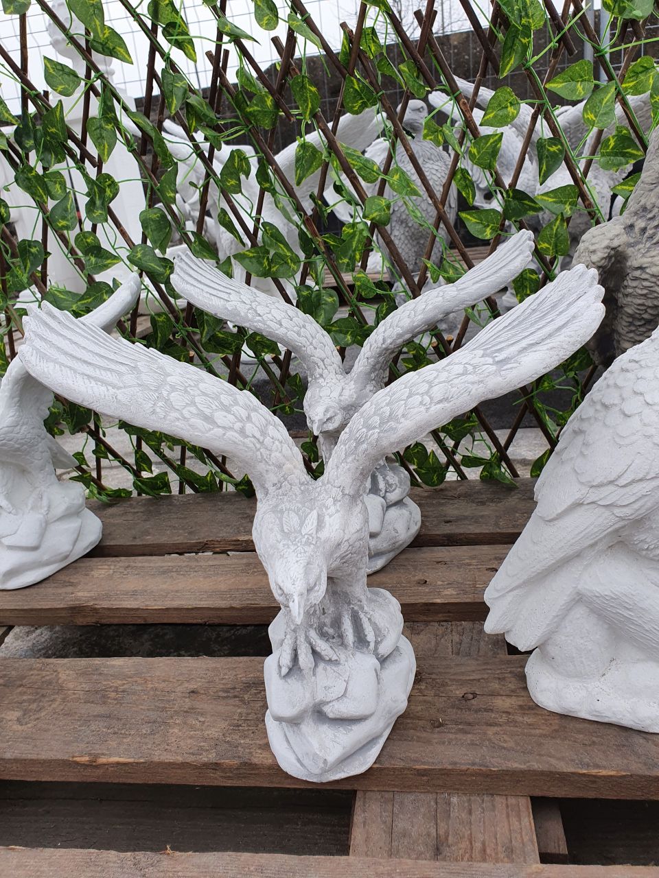 Gartenfigur Adler klein- antik grau unter Statuen/Skulpturen Tiere