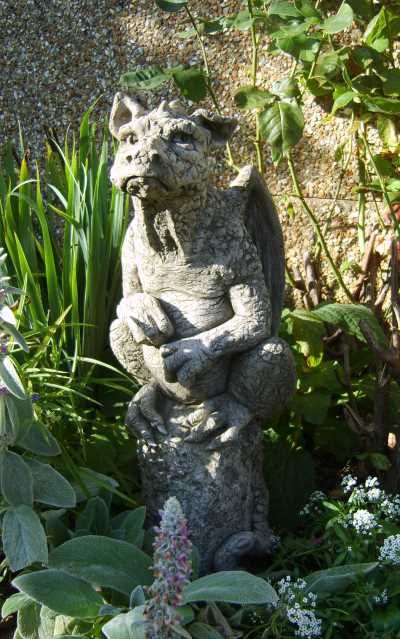 Gartenfigur AMBROSE- Drache- (c) by Fiona Scott - Original von Vidroflor unter Vidroflor Fantasy