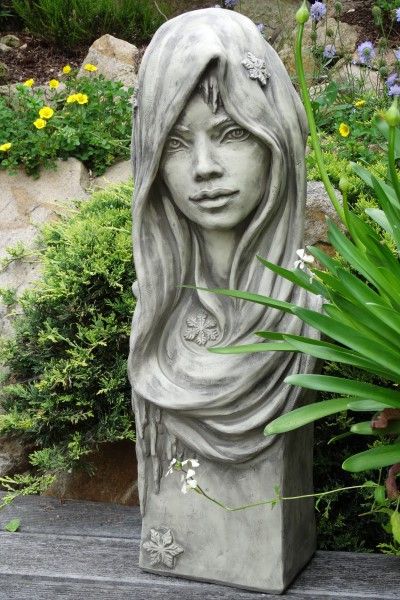 Gartenfigur Büste Moderne Romantik WINTER- Steinguss - Original von Vidroflor