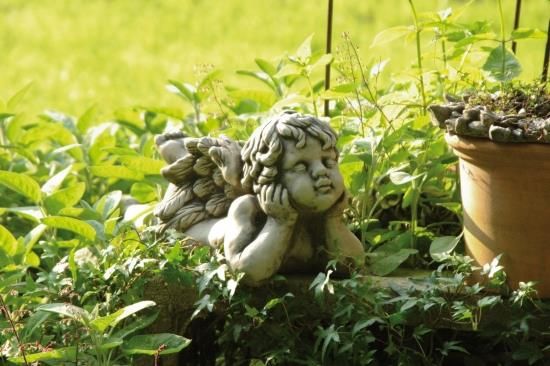 Gartenfigur Engel liegend 1 Fuss oben- CAMBIEL- Steinguss - Original von Vid-