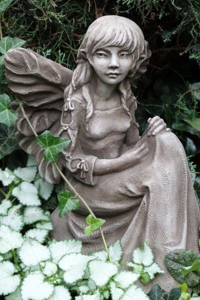 Gartenfigur Fee BLUEBELL- Steinguss (c) by Fiona Scott - Original von Vidroflor