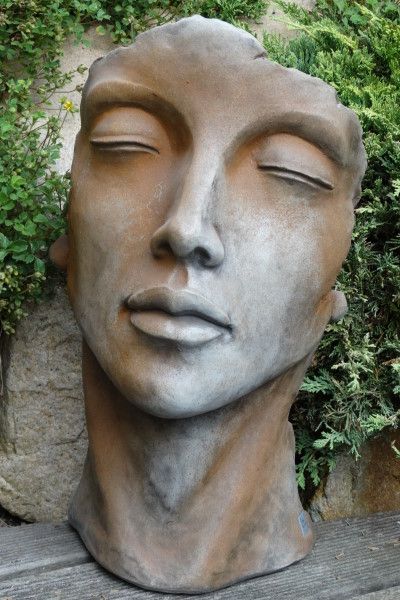 Gartenfigur Gesicht FRAU- Steinguss- Rosteffekt- klein - Original von Vidro-
