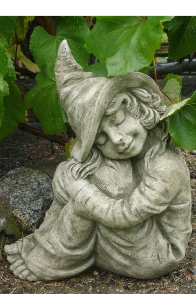 Gartenfigur HAZEL- kleine Hexe- (c) by Fiona Scott - Original von Vidroflor