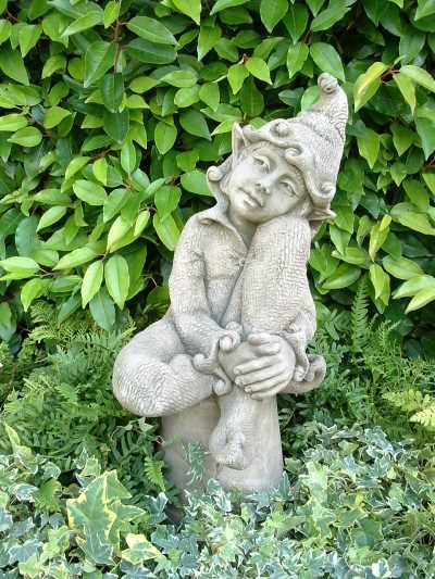 Gartenfigur JENNY- Elfe träumend- (c) by Fiona Scott - Original von Vidroflor unter Vidroflor Fantasy
