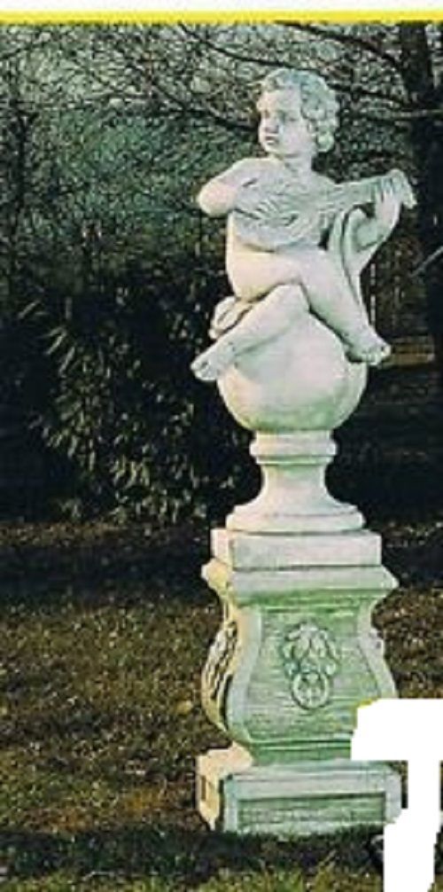 Gartenfigur Junge auf Kugel (mit Sockel) Mandola Su Sfera Made in Italy