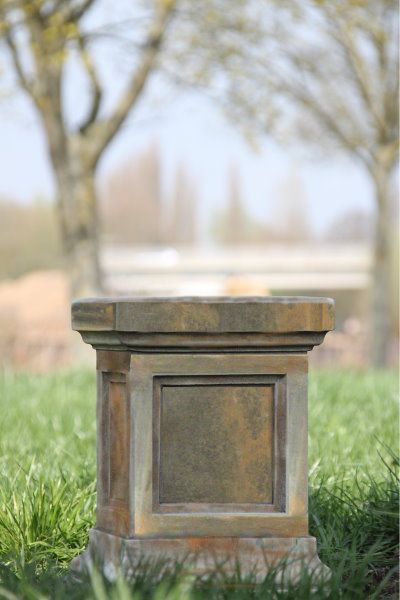 Gartenfigur Säule aus Steinguss- Rosteffekt - Original von Vidroflor
