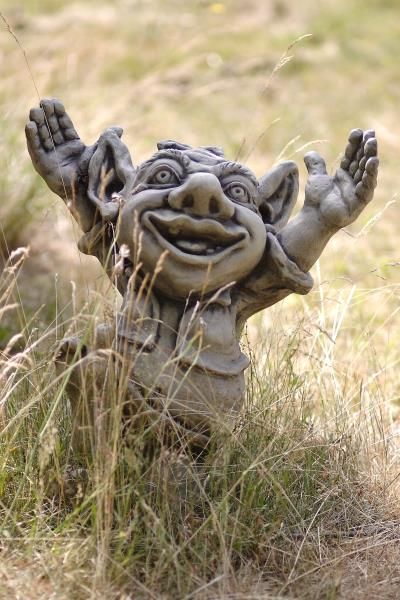 Gartenfigur Troll jubelnd GALAHAD- Steinguss - Original von Vidroflor